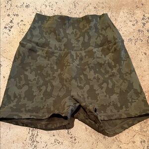 BUFF BUNNY Camo Green Women's Shorts